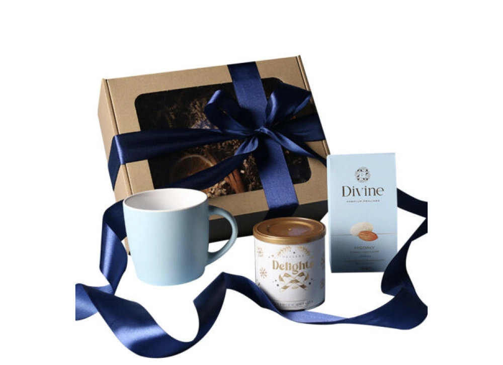zestaw-słodki-upominkowy-kubek-migdały-w-czekoladzie-zestaw-świąteczny-niebieski
